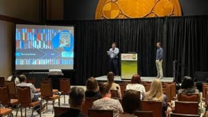 Ruben Nazario and Scott Brill presenting at Quirk's Chicago